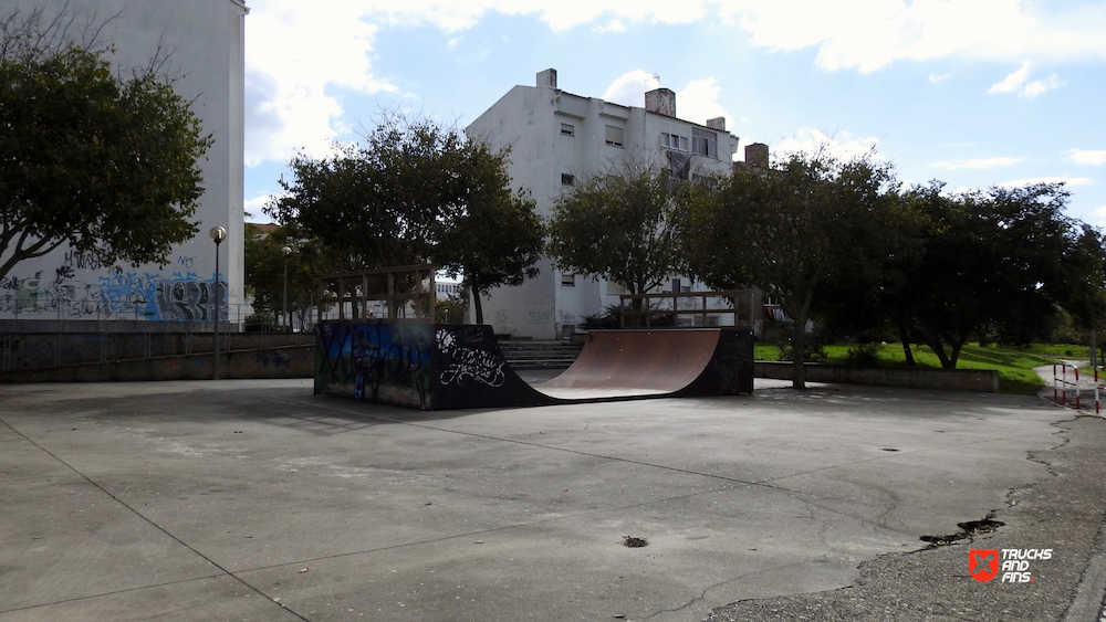 Bairro da Cruz Vermelha skatepark